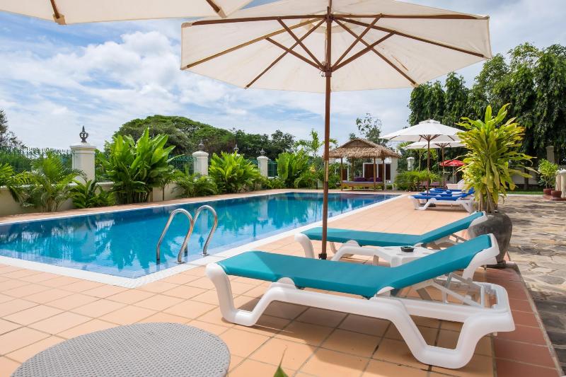 Riviera Hotel & Resort Kep