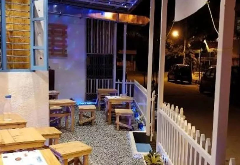 Transit Dorms   A Backpackers Inn & Hostel