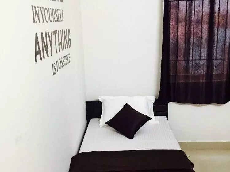 Transit Dorms   A Backpackers Inn & Hostel