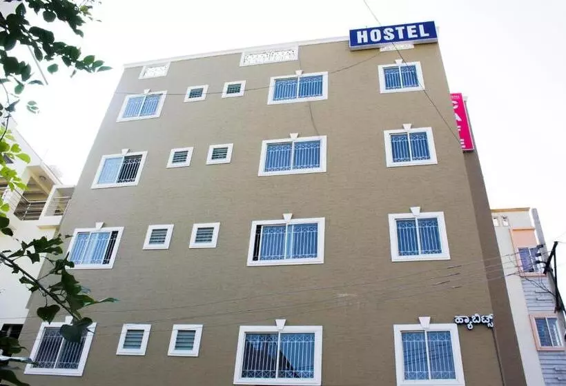 Transit Dorms   A Backpackers Inn & Hostel