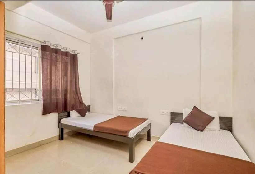 Transit Dorms   A Backpackers Inn & Hostel