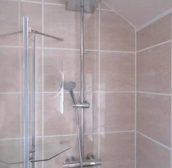 Aamiaismajoitus (B&B) Anchor House