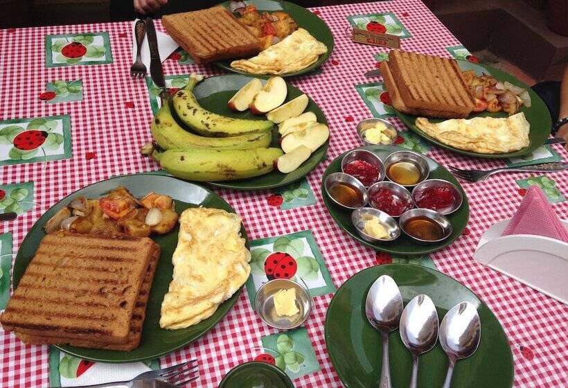 تختخواب و صبحانه Giramondo