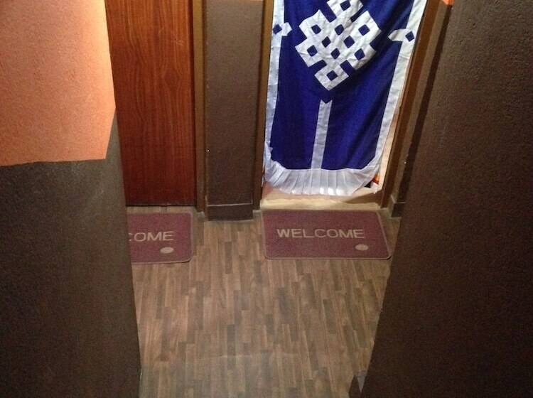 تختخواب و صبحانه Giramondo