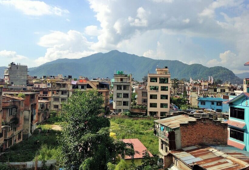 تختخواب و صبحانه Giramondo