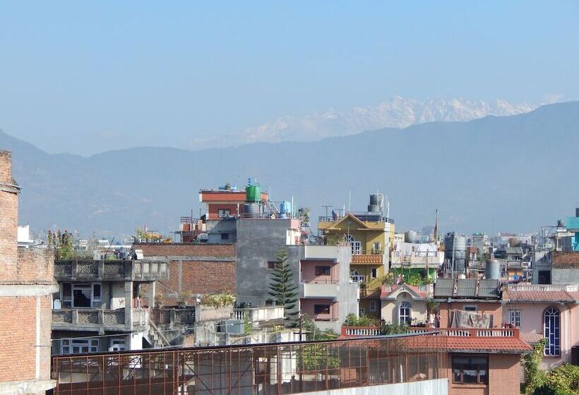 تختخواب و صبحانه Giramondo