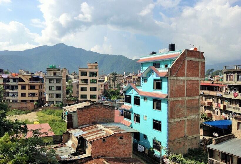 تختخواب و صبحانه Giramondo