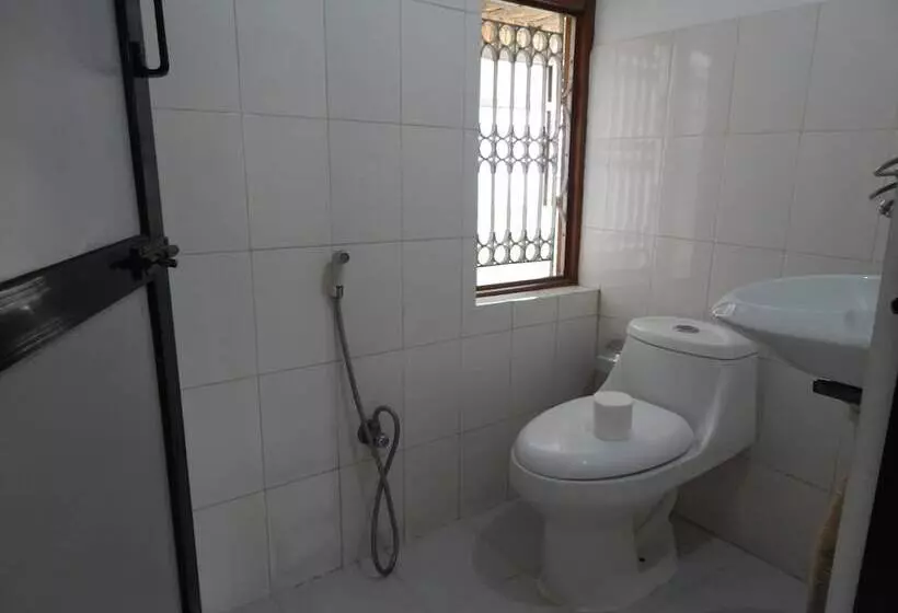 تختخواب و صبحانه Giramondo