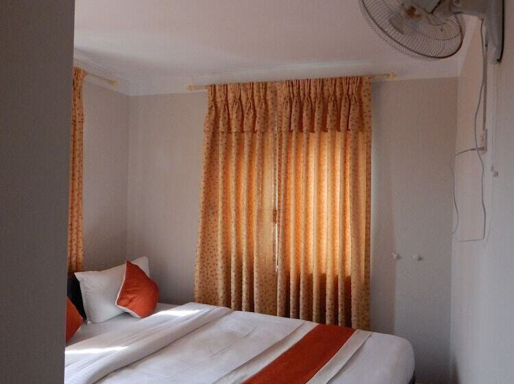 تختخواب و صبحانه Giramondo