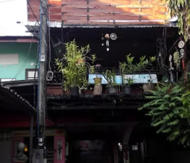 هتل Adchara Mansion