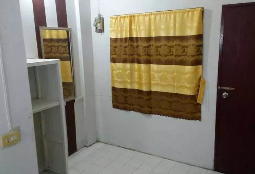 هتل Adchara Mansion