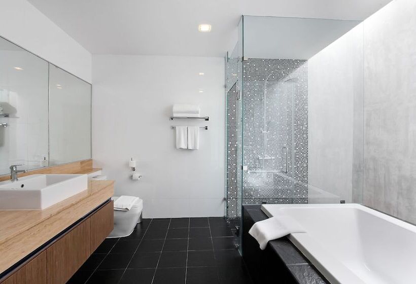 Отель White Sand Beach Residences Pattaya