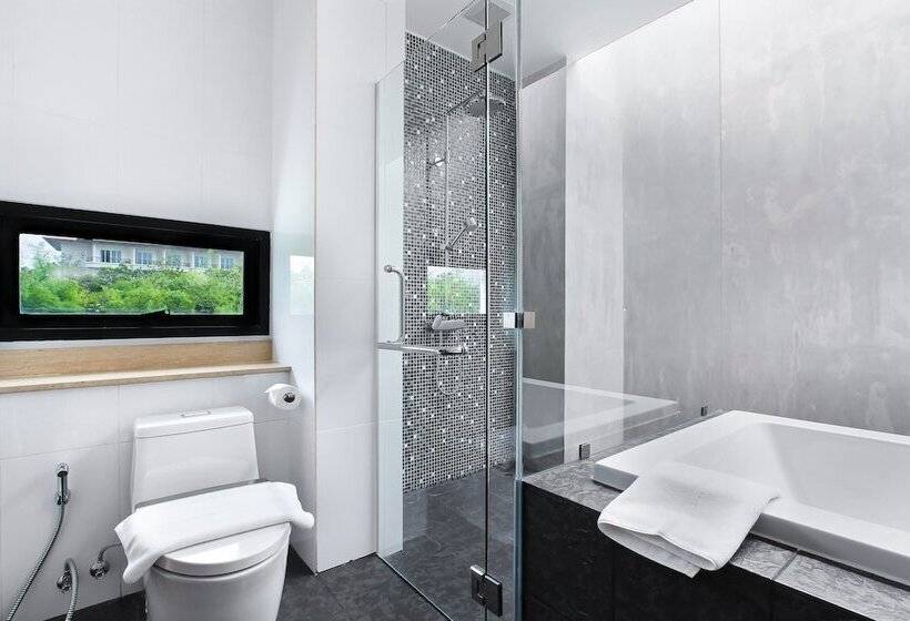 Отель White Sand Beach Residences Pattaya