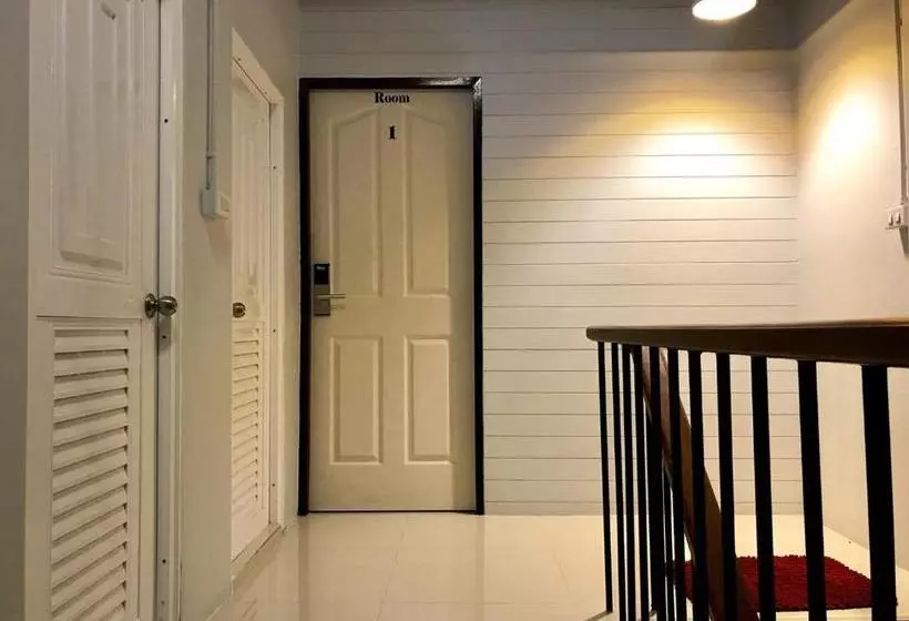 Nakara Hostel Ayutthaya