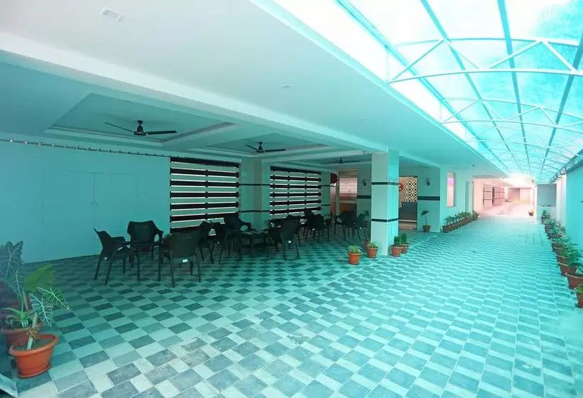ホテル Capital O 9344  Gangotri