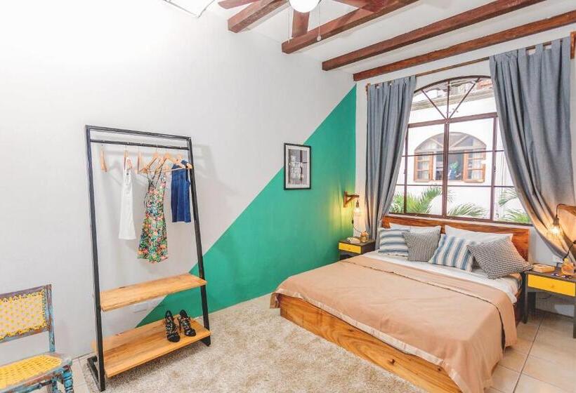 هاستل Socialtel Granada Formerly Selina Granada