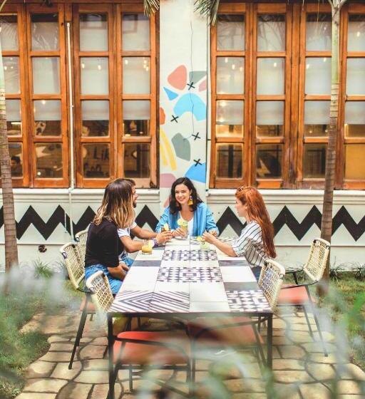 هاستل Socialtel Granada Formerly Selina Granada