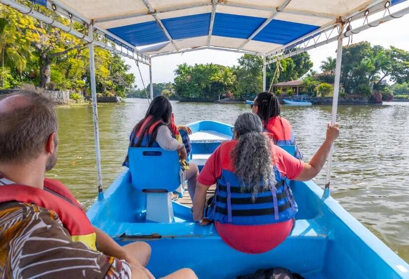 هاستل Socialtel Granada Formerly Selina Granada