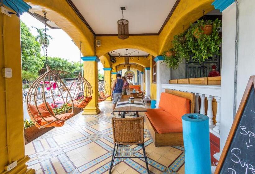 هاستل Socialtel Granada Formerly Selina Granada