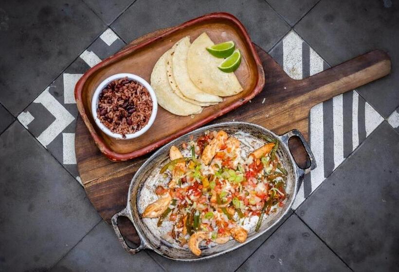 هاستل Socialtel Granada Formerly Selina Granada