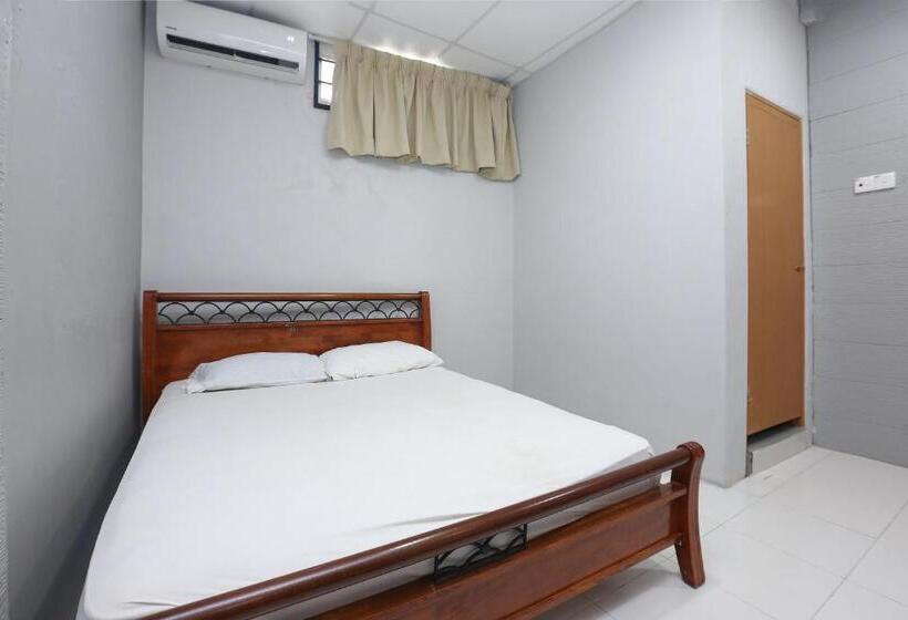 فندق صغير Spot On 89796 D Noor Budget Inn