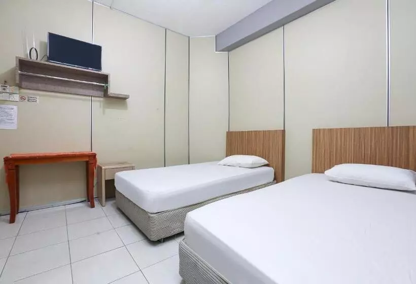 Retkeilymaja Spot On 89796 D Noor Budget Inn