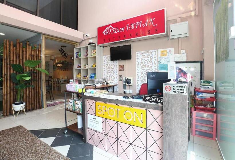 فندق صغير Spot On 89796 D Noor Budget Inn