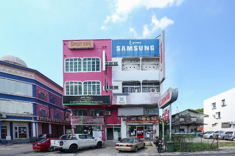 فندق صغير Spot On 89796 D Noor Budget Inn