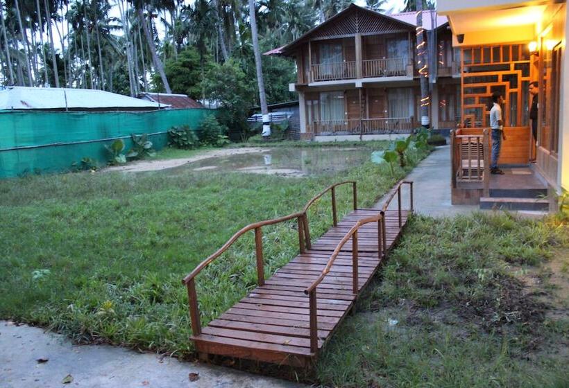 Aparupa Sands Marina Beach Resort