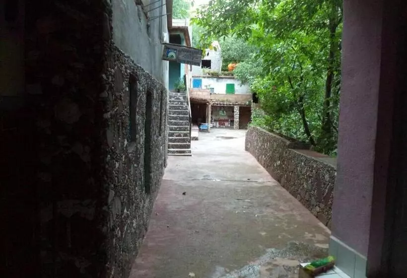 Aamiaismajoitus (B&B) Gite Ousalem