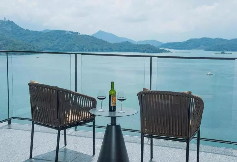 هتل Day Sun Moon Lake