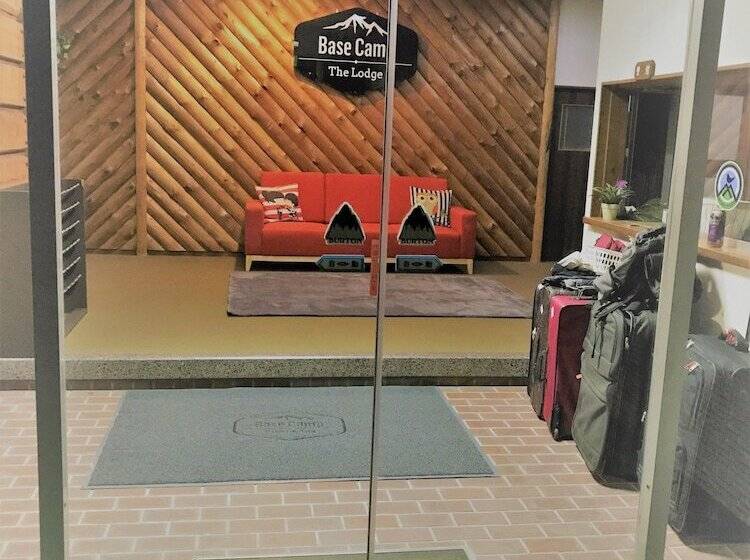 渡假胜地  Base Camp The Lodge