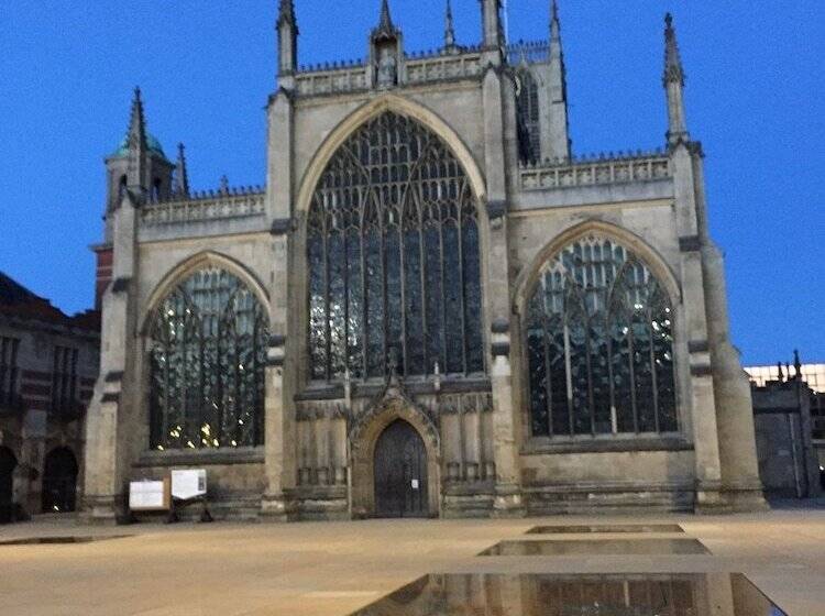 호스텔 Hull Trinity Backpackers