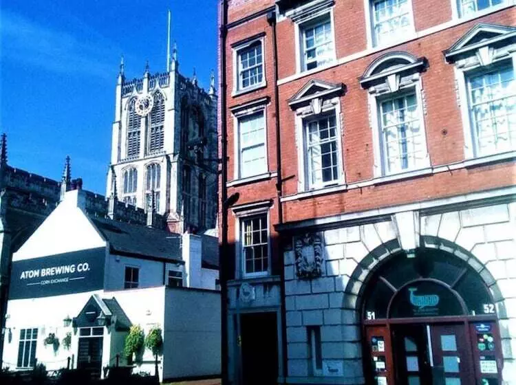 Retkeilymaja Hull Trinity Backpackers