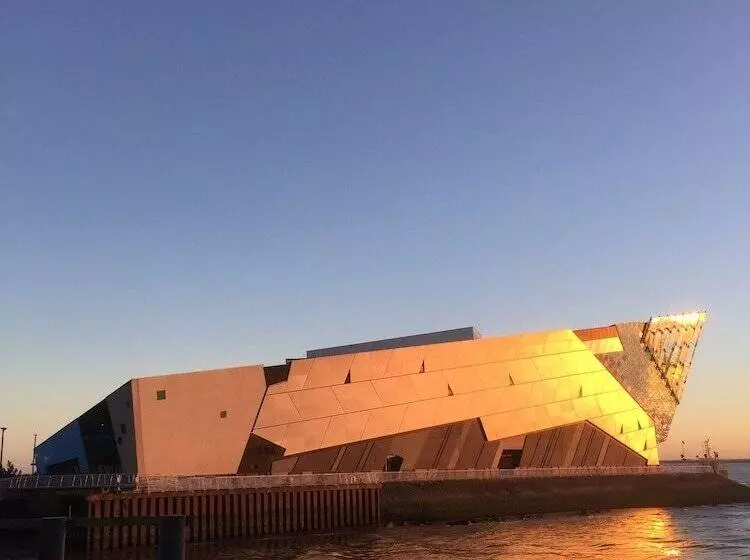 Retkeilymaja Hull Trinity Backpackers