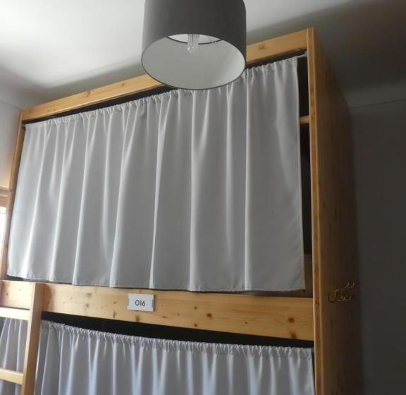 הוסטל Incosta Surf House