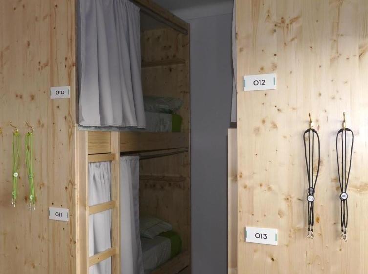 הוסטל Incosta Surf House