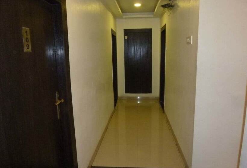 ユースホステル Room Maangta 136   Cst