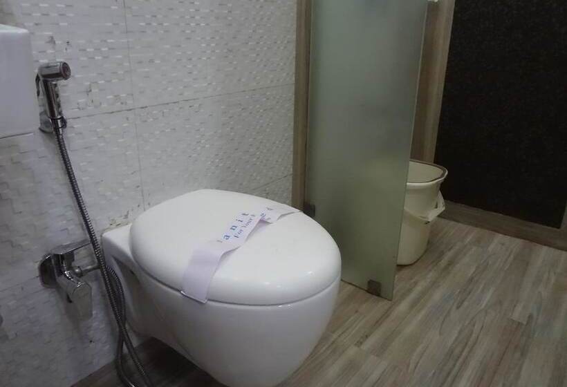 ユースホステル Room Maangta 136   Cst