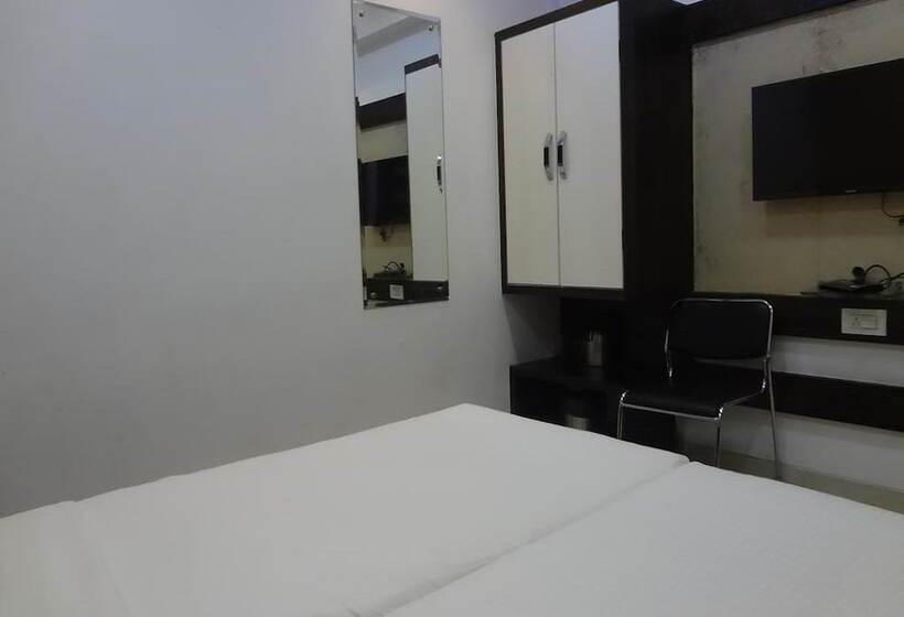 ユースホステル Room Maangta 136   Cst