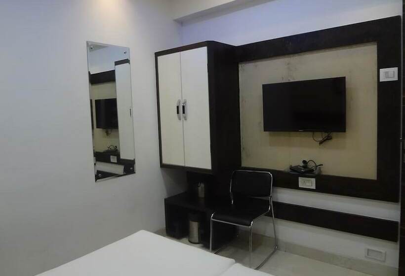 ユースホステル Room Maangta 136   Cst