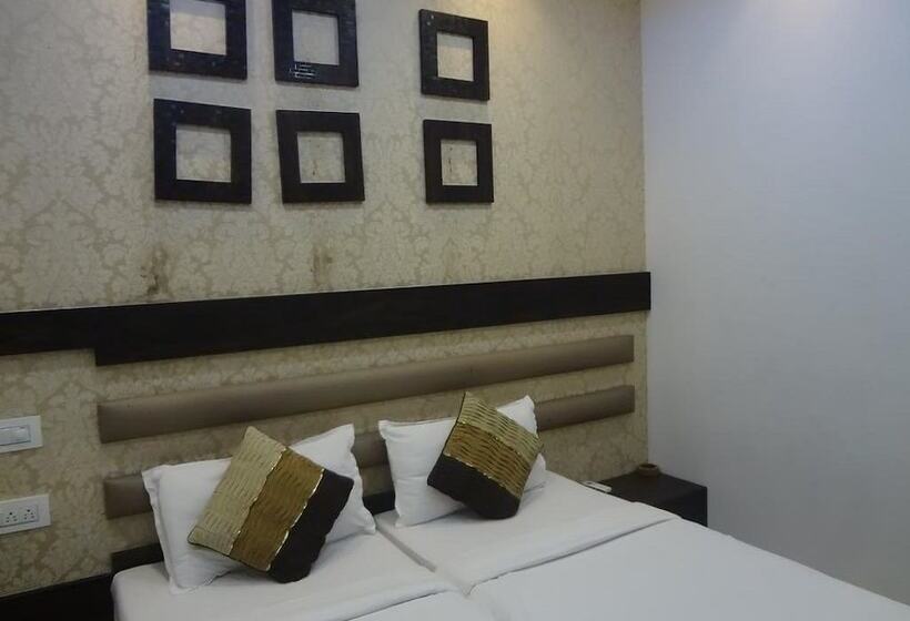 ユースホステル Room Maangta 136   Cst