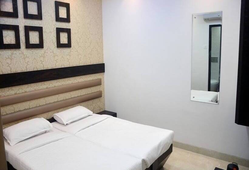 ユースホステル Room Maangta 136   Cst