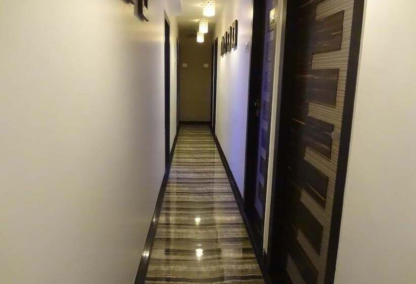 ユースホステル Room Maangta 136   Cst