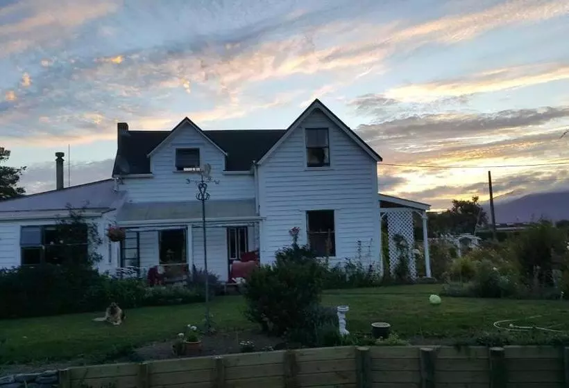 Aamiaismajoitus (B&B) Ashley Villa Bnb