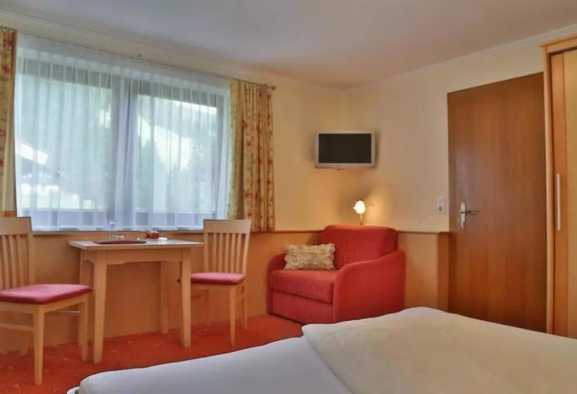 Aamiaismajoitus (B&B) Haus Waldheim