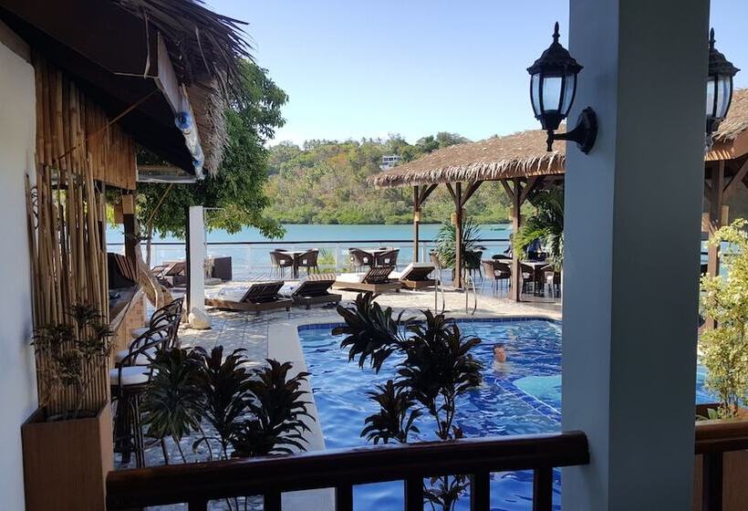 Edgewater Dive & Spa Resort