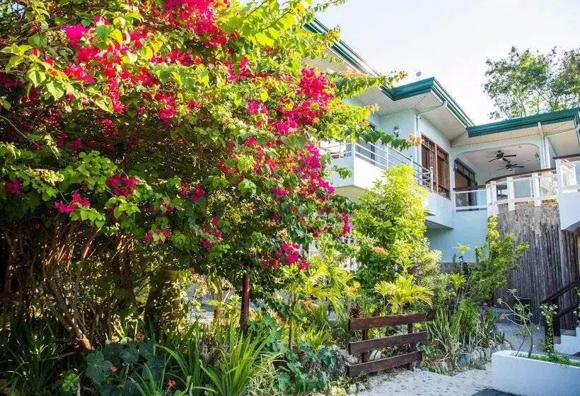 Edgewater Dive & Spa Resort