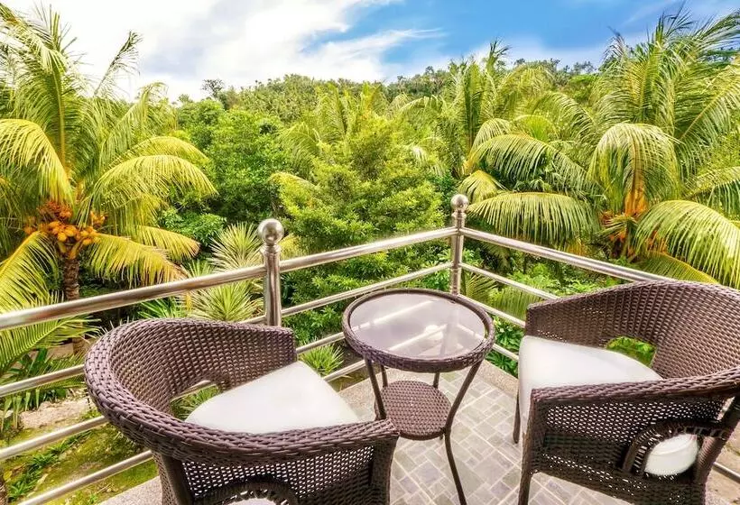 Edgewater Dive & Spa Resort