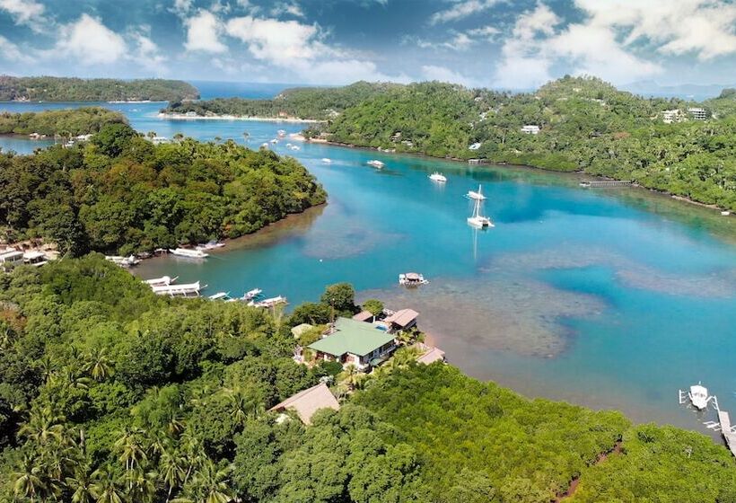 Edgewater Dive & Spa Resort